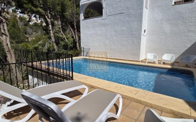 Villa in good condition in the Sierra de Altea.